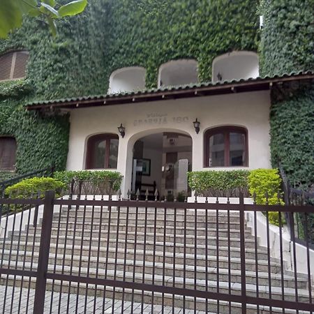 Poucos Passos Da Praia Da Enseada, Melhor Praia Do Guaruja E Ao Lado De Varios Estabelecimentos, Podendo Fazer Tudo A Pe ! Exterior foto